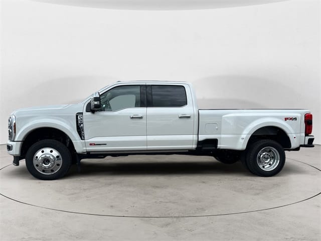 Used 2025 Ford F-450SD Platinum 4D Crew Cab – 1FT8W4DM1SED45775