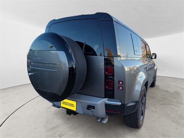 Used 2024 Land Rover Defender 110 SE 4D Sport Utility – SALEPEFEXR2262166 full
