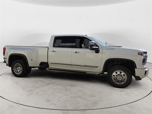 Used 2025 Chevrolet Silverado 3500HD High Country 4D Crew Cab – 1GC4KVEY2SF199351 full