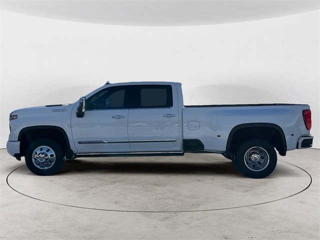 Used 2025 Chevrolet Silverado 3500HD High Country 4D Crew Cab - 1GC4KVEY2SF199351