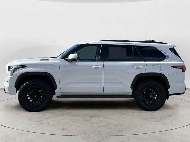Used 2024 Toyota Sequoia SR5 4D Sport Utility – 7SVAAABA9RX043324