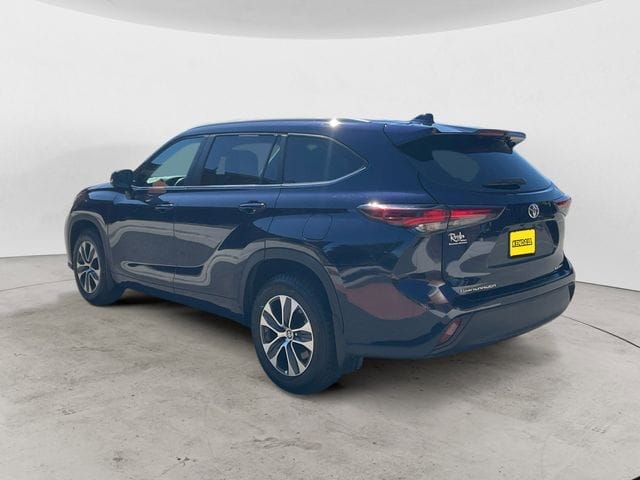 Used 2024 Toyota Highlander XLE 4D Sport Utility – 5TDKDRBH7RS556515