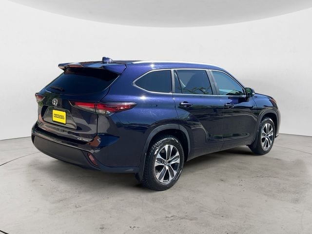 Used 2024 Toyota Highlander XLE 4D Sport Utility – 5TDKDRBH7RS556515