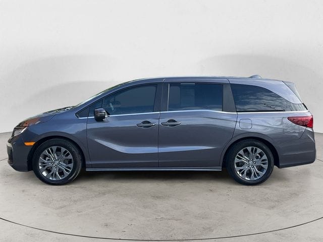Used 2026 Honda Odyssey Touring 4D Passenger Van – 5FNRL6H83TB010068