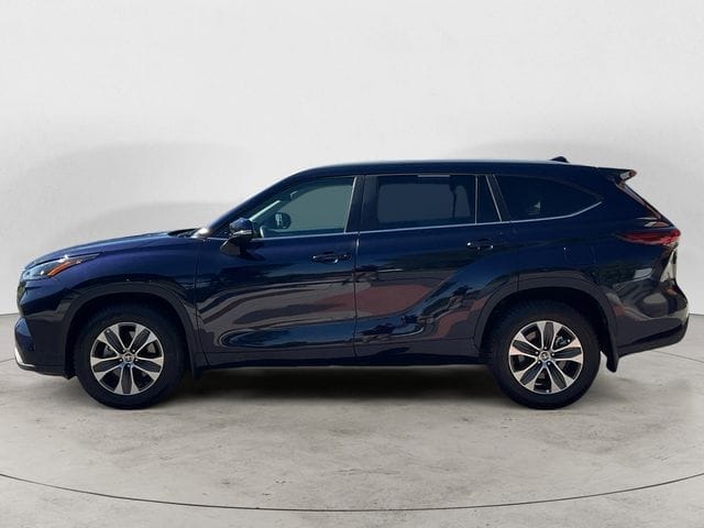 Used 2024 Toyota Highlander XLE 4D Sport Utility – 5TDKDRBH7RS556515